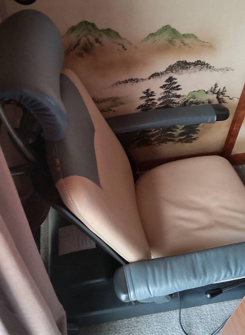 昇降座椅子●三河人 独立宣言暖らん | コムラ製作所